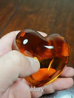 Presse-papier en cristal français Baccarat vintage en forme de cœur orange soufflé