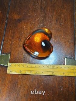 Presse-papier en cristal français Baccarat vintage en forme de cœur orange soufflé