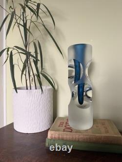 Rare vase cylindre concave en verre d’art optique avec lentilles, Milan Machacek Princ Oggetti