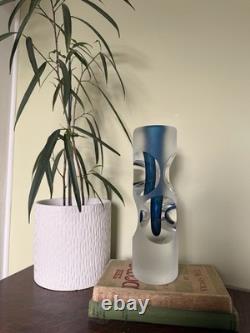 Rare vase cylindre concave en verre d’art optique avec lentilles, Milan Machacek Princ Oggetti