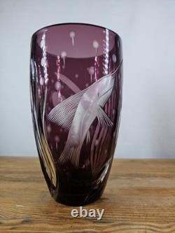 Rare vase en verre d'art britannique en forme d'espadon gravé en améthyste de Watford Deep Water