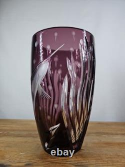 Rare vase en verre d'art britannique en forme d'espadon gravé en améthyste de Watford Deep Water