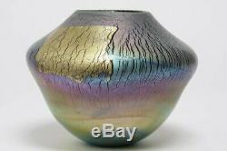 Robert Eickholt Iridescent Feuille Sur Le Bleu De Cobalt Art Glass Vase Signé 1988