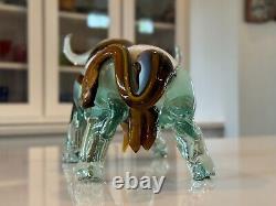 Sculpture figurine décorative de taureau en verre d'art Murano italien MCM vintage