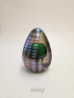 Série reptilienne de Tom Philabaum : presse-papier en verre d'art en forme d'œuf irisé