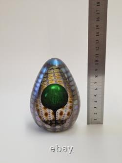 Série reptilienne de Tom Philabaum : presse-papier en verre d'art en forme d'œuf irisé