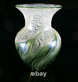 Signé Lundberg Studios Art Glass Vase Excellent