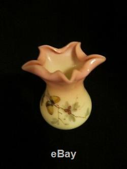 Signé Vase En Verre D'art Birman Webb Reine Décoré Acorn Cannelée Minty