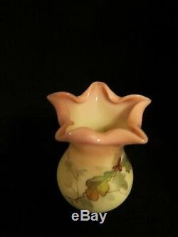 Signé Vase En Verre D'art Birman Webb Reine Décoré Acorn Cannelée Minty