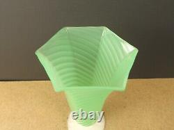Steuben Vase En Verre D'art Jade Green & Alabaster Swirl Carder Era (item#b1)