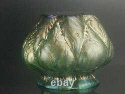 Style Art Nouveau Loetz Petite Paire De Vase En Verre De Feuille Verte