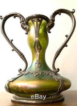Superbe Antique Vert Kralik Loetz Iridescent Art Vase En Verre Tchèque Étain Case