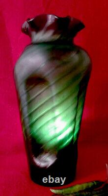 Superbe Vase En Verre Vert Irisé Grand Art Nouveau Loetz Kralik