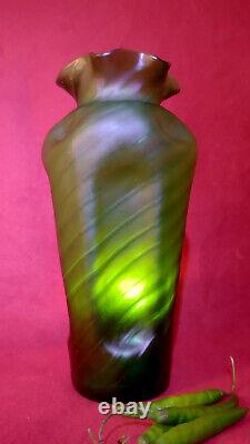 Superbe Vase En Verre Vert Irisé Grand Art Nouveau Loetz Kralik