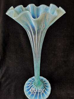 Tall Kempton Victorian Blue Opalescent Trompette Art Verre Vase C1890