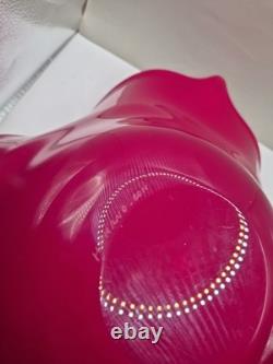 Très grande coupe centre de table en verre doublé de Murano rose et blanc, signée, de forme libre, 50 cm, 2,5 kg