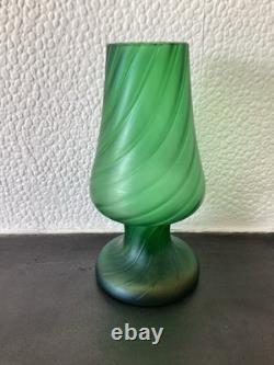 Trio de vases bohèmes Art nouveau irisés Kralik. Vers 1900. Très bon état.