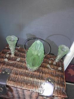 Trio de vases en vaseline opalescente de John Walsh Green, Art Nouveau victorien