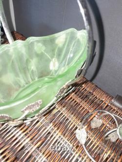 Trio de vases en vaseline opalescente de John Walsh Green, Art Nouveau victorien