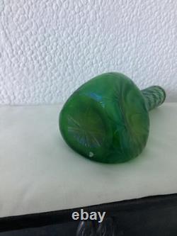 Trio de vases en verre irisé bohémien. Loetz ou Kralik vers 1900