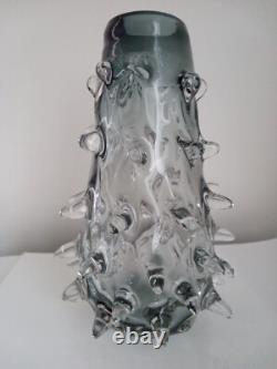 Un Étonnant Vase en Verre de la Gamme Gothique du Verrier Italien I V V