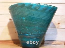 Un magnifique vase vintage des années 80 en verre de Murano, grand, bleu aquatique, 9x12 pouces, en parfait état.
