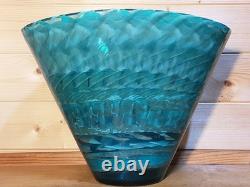 Un magnifique vase vintage des années 80 en verre de Murano, grand, bleu aquatique, 9x12 pouces, en parfait état.
