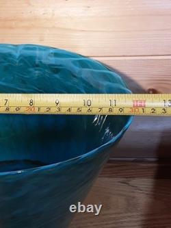 Un magnifique vase vintage des années 80 en verre de Murano, grand, bleu aquatique, 9x12 pouces, en parfait état.