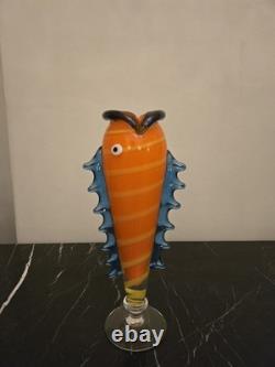 Un vase en verre artistique de poisson Strömbergshyttan frappant, conçu par Anna Örnberg