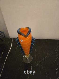Un vase en verre artistique de poisson Strömbergshyttan frappant, conçu par Anna Örnberg
