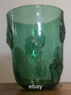 Unusual Mid-century Vintage Vase En Verre D'art Vert Avec Pièce De Design De Lozenge De Blob