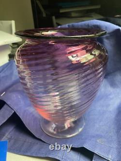 VASE EN VERRE ARTISTIQUE À EFFET TOURBILLON STEUBEN AVEC PROVENANCE vers 1920, forme améthyste 938