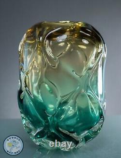 VASE EN VERRE D'ART JAPONAIS ENVIRON 1960, MI-XXE SIÈCLE, 20 CM DE HAUT