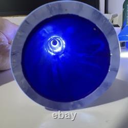 VASE EN VERRE SOUFFLÉ TORDU BLEU GRIS DEPUIS L'ITALIE ANNÉES 1960 41 cm de hauteur 15 cm de largeur