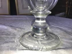 VASE en VERRE soufflé à la main RIBBÉ sur PIED signé ART REED 1995, 9¼ pouces de hauteur