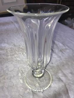 VASE en VERRE soufflé à la main RIBBÉ sur PIED signé ART REED 1995, 9¼ pouces de hauteur