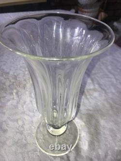 VASE en VERRE soufflé à la main RIBBÉ sur PIED signé ART REED 1995, 9¼ pouces de hauteur