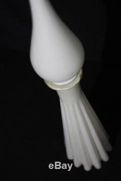 Vase Avec Flacon Décanté En Verre D'art Déco Blanc Et Blanc Côtelé, Italie, Italie