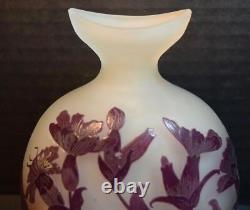 Vase D’armoire En Verre D’art De Galle Cameo Avec Des Fleurs