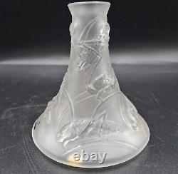 Vase D'art En Verre Orné Lalique