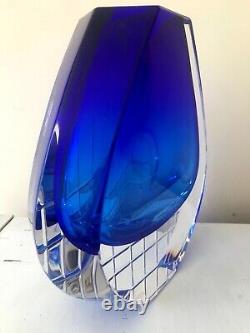 Vase De Fleur Bleu De Baccarat En Cristal MI Siècle