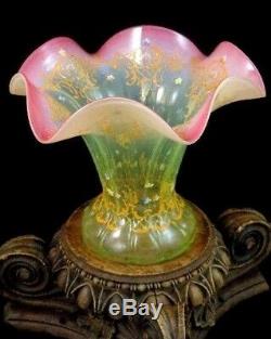 Vase En Porcelaine Ophtalmique Opalescente À La Canneberge De Bohême HP