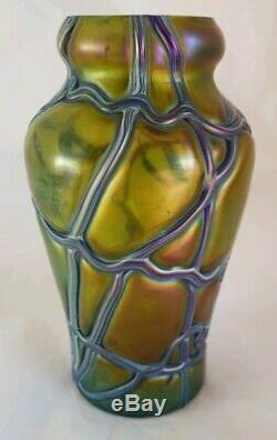 Vase En Verre De Bohème Irisé. Période Art Nouveau. Par Pallme & Habel König
