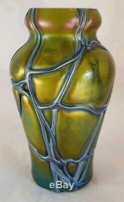 Vase En Verre De Bohème Irisé. Période Art Nouveau. Par Pallme & Habel König