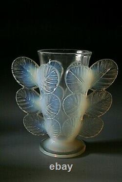 Vase En Verre Opalescent Art Déco Pierre D'avessen Vers 1930