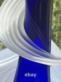 Vase Heechee rare en verre chaud signé Vitrix 2002 des Studios Hot Glass en bleu cobalt