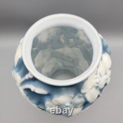 Vase Phoenix Consolidated Art Glass en verre bleu/blanc dogwood des années 1930 de 10 1/2 pouces
