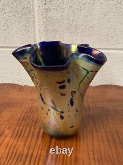 Vase Pliée En Verre D'art Signé De Style Préféré