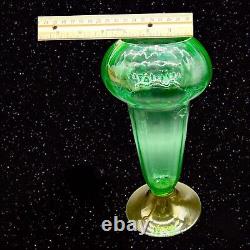 Vase Vintage En Verre D'art Uranium Vert Vif Avec Couleur Jaune Ambre À La Main Soufflée 10t 5w