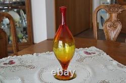 Vase à bourgeon piedé, grand et élancé, en verre d'art soufflé Amberina du milieu du siècle dernier